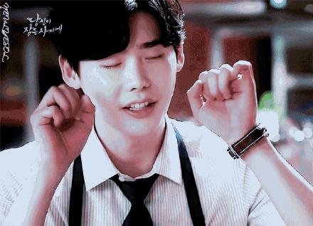 李钟硕韩剧当你沉睡时，办公室老师忍不住追？连关晓彤也花痴？