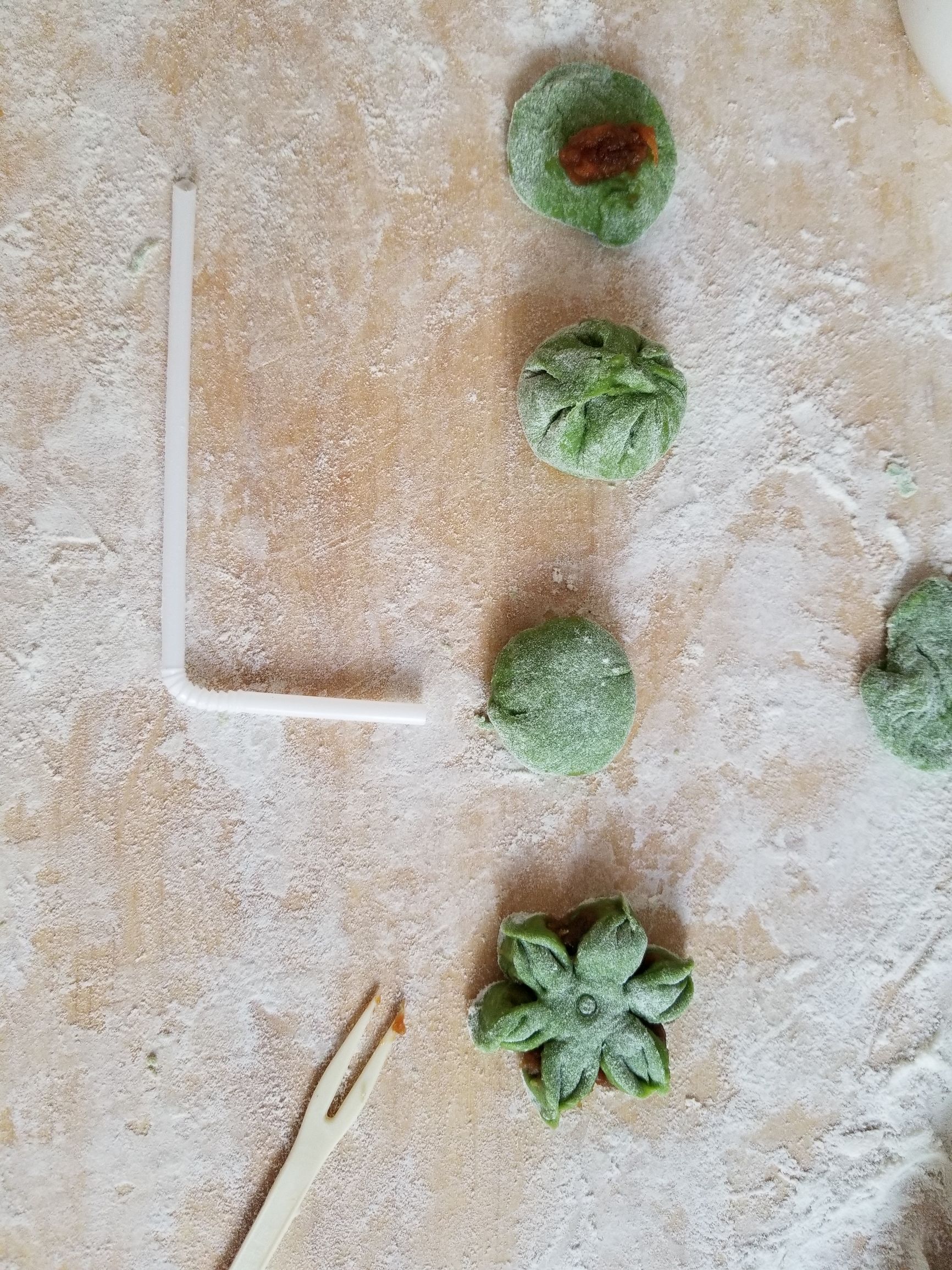 蛋清过敏宝宝的辅食,8-9个月鸡蛋过敏的辅食怎么做