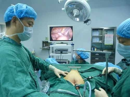 剖腹产后伤口用什么药不易留疤,剖腹产后刀疤为什么会发炎