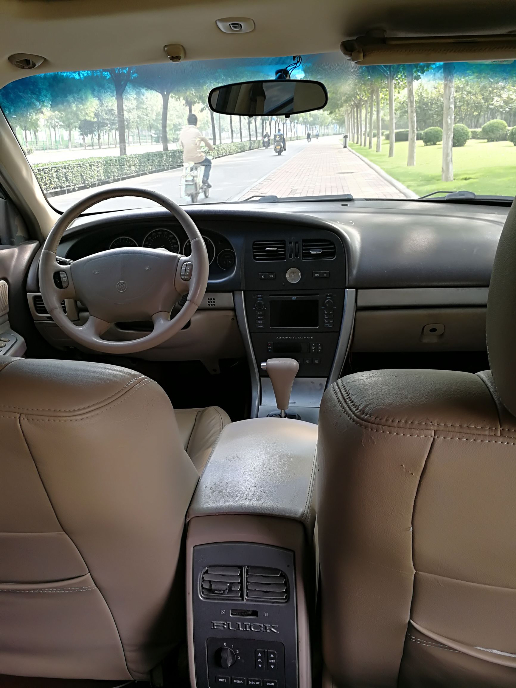 2010别克君威3.0豪华版v6多少个油,全新05款别克君威3.0豪华版v6