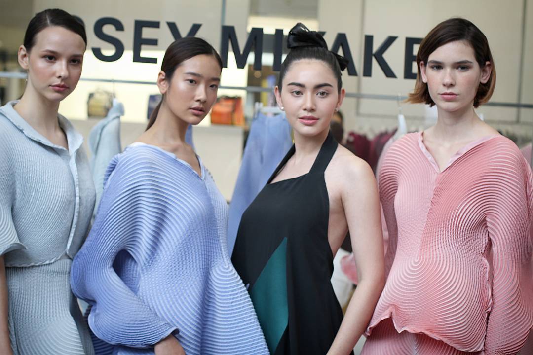 天才枪手中小琳得奖介绍自己片段,天才枪手电视剧版小琳和班克吻戏