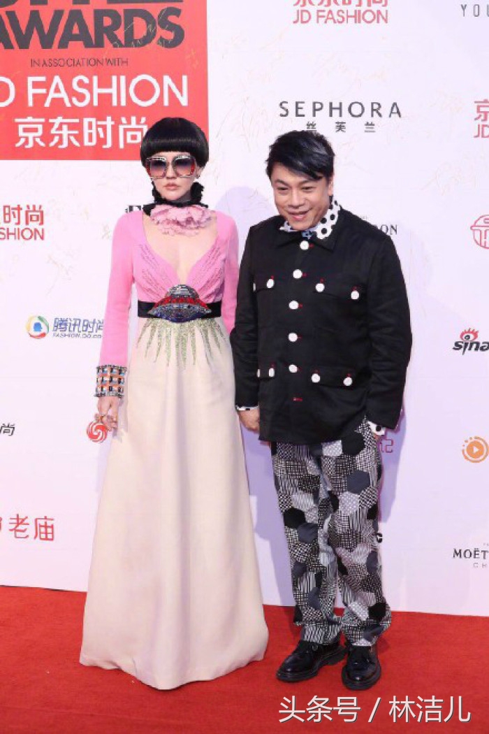 都是当妈的，baby美似少女，张梓琳胖得没有腰，小S冬菇头雷翻天