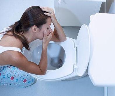 怀孕不满三个月怎么自然流掉,怀孕不到两个月出血怎么处理