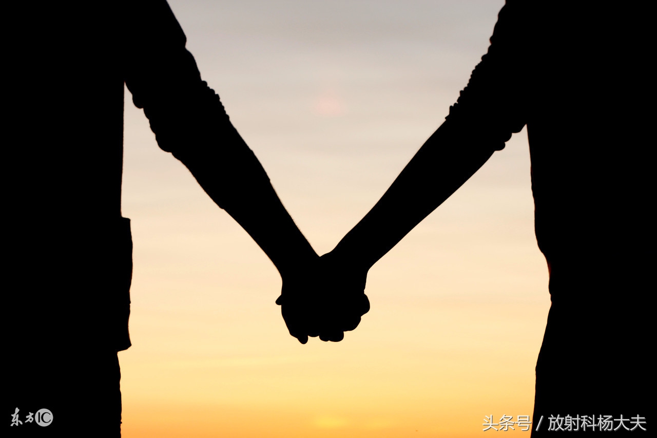 核磁上这种卵巢囊肿的壁血供丰富，属于良性，需小心外力撞击破裂