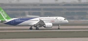 看哭!亲爱的游客,那个为你们服务的领队,是我最爱的妻子,请对她好一点