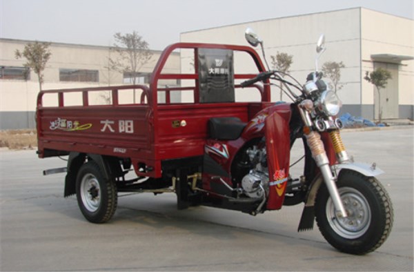 一般三轮车电瓶使用寿命,三轮车电池怎么保养才能延缓衰减