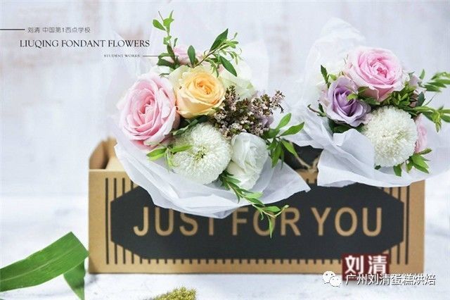 可食用翻糖糖花,翻糖英式糖花教程