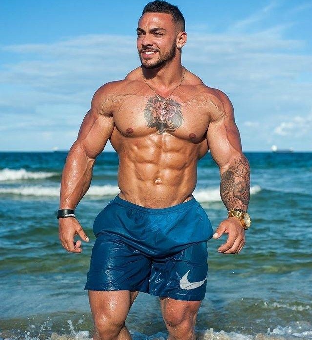 哑铃锻炼下胸肌训练动作,站姿哑铃练胸中缝肌正确的方法