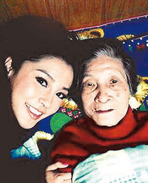 baby立人设，但总有人啪啪啪打她的脸，这次是她老公黄晓明