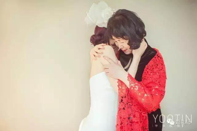 刘诗诗婚礼妈妈装搭什么外套,刘诗诗婚礼同款妈妈装