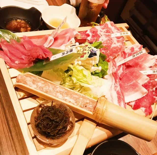 朱元璋黑猪肉,你在这里可以吃到美味的中餐英文