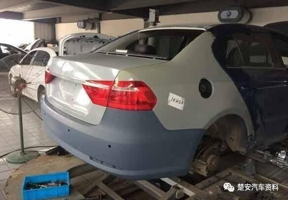 汽车钣金工用锤子敲光辉岁月,汽车钣金工绝招