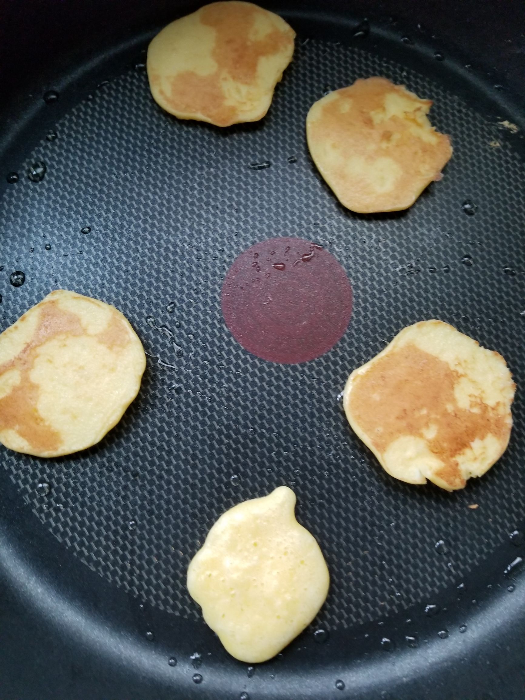 蛋清过敏宝宝的辅食,8-9个月鸡蛋过敏的辅食怎么做