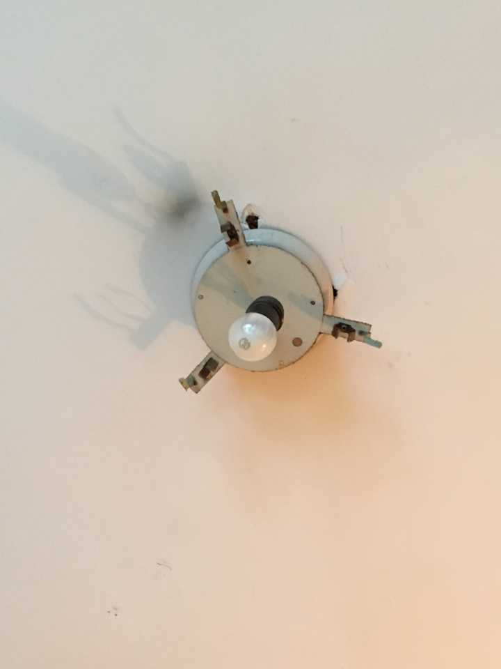 厉害辣我的姐！这是一个关于1000元改变出租屋的苦逼故事！