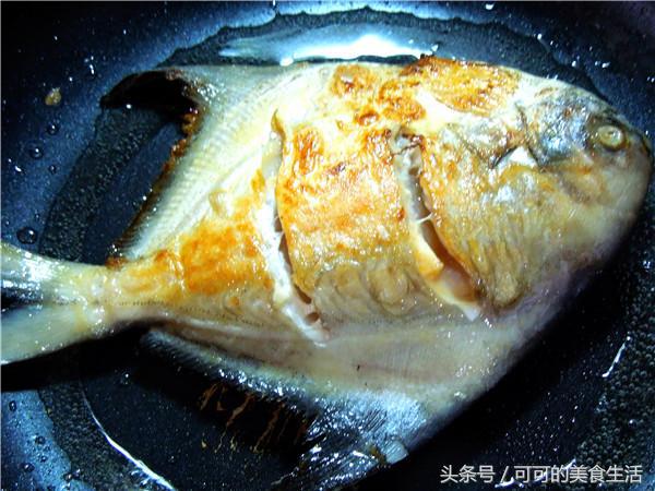 宁波雪菜烧鲳鱼做法,干烧鲳鱼最正宗的做法