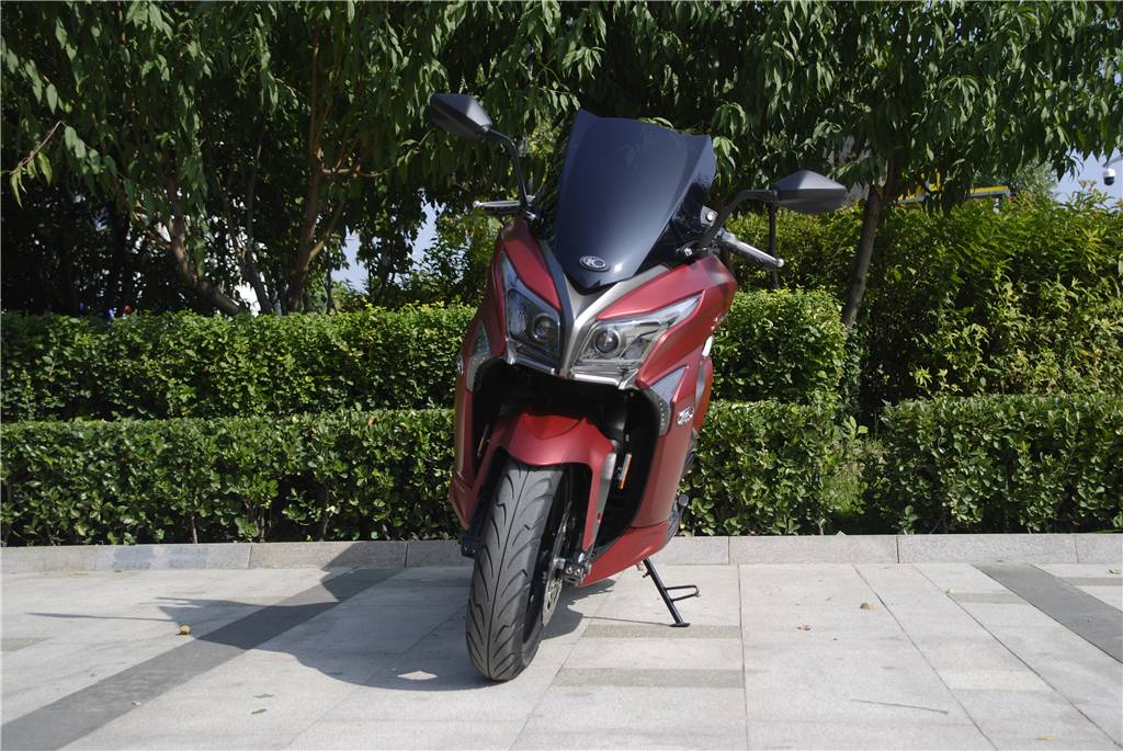 光阳400赛艇纪念版和普通版区别,光阳赛艇400对比宝马c400x