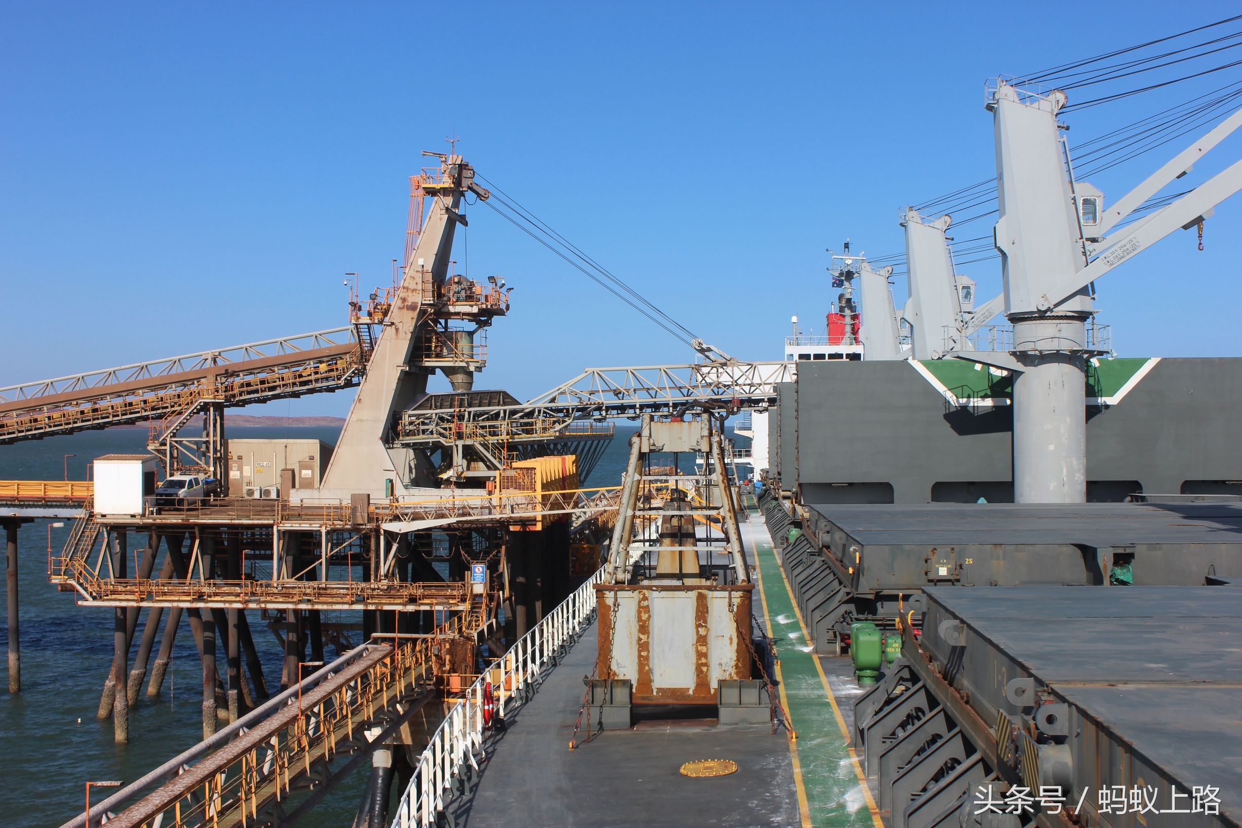 澳大利亚丹皮尔盐场,澳大利亚丹皮尔盐业运盐汽车