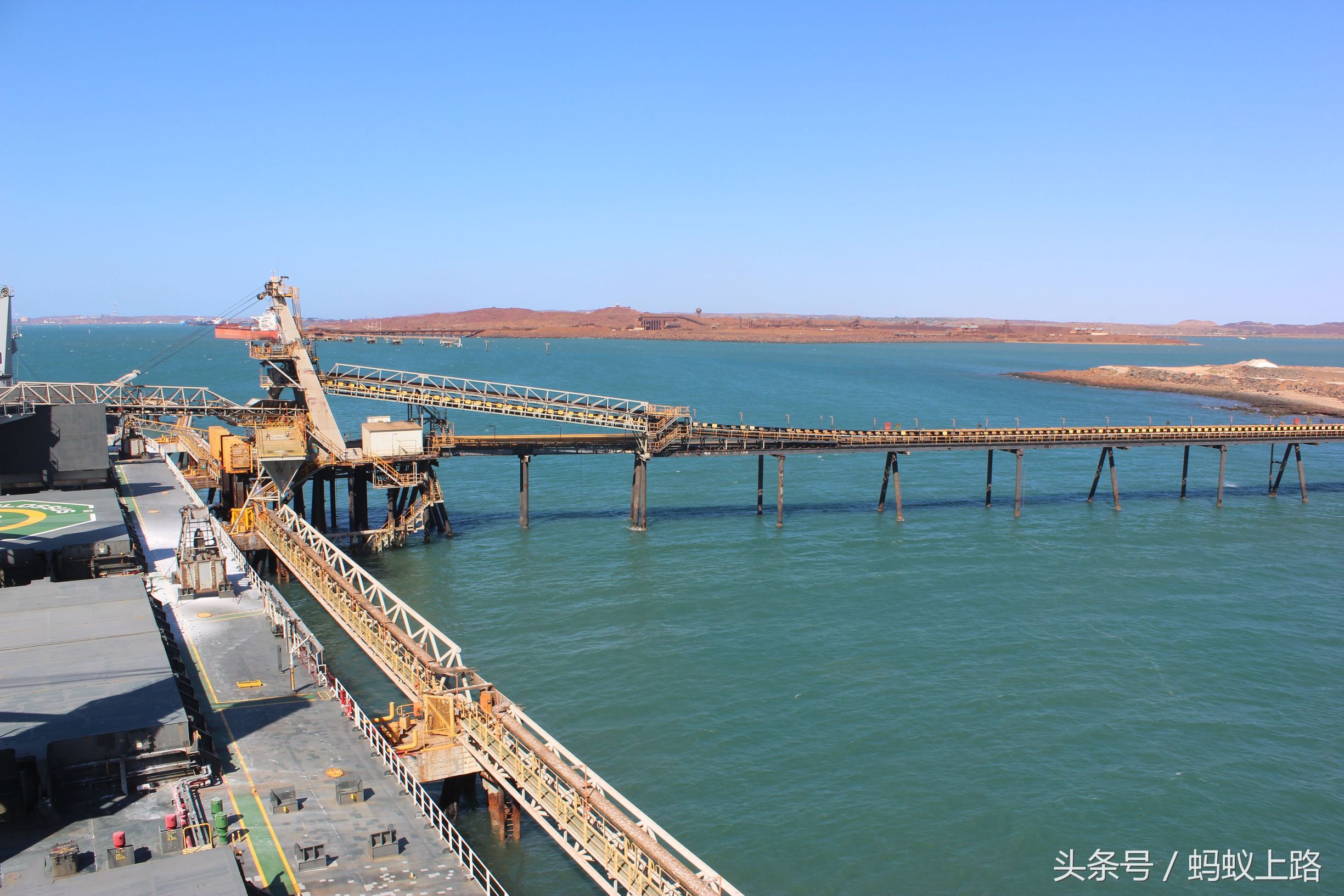 澳大利亚丹皮尔盐场,澳大利亚丹皮尔盐业运盐汽车