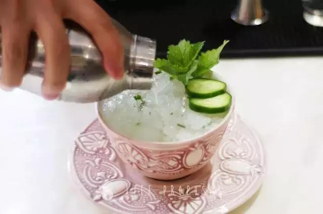 「微微8醺」vol.6｜是金酒代表了人，还是人喝出了金酒的优雅？