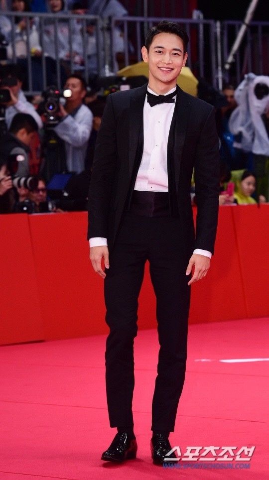 允儿穿搭,允儿短发冬季私服穿搭