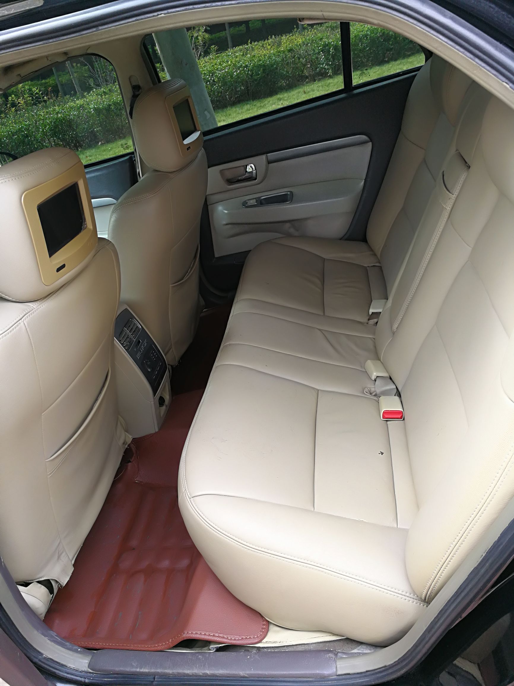 2010别克君威3.0豪华版v6多少个油,全新05款别克君威3.0豪华版v6