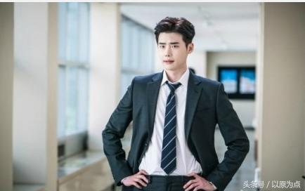 李钟硕韩剧当你沉睡时，办公室老师忍不住追？连关晓彤也花痴？