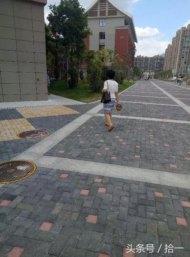 小伙子，听说你咬人不撒嘴，咱俩比比