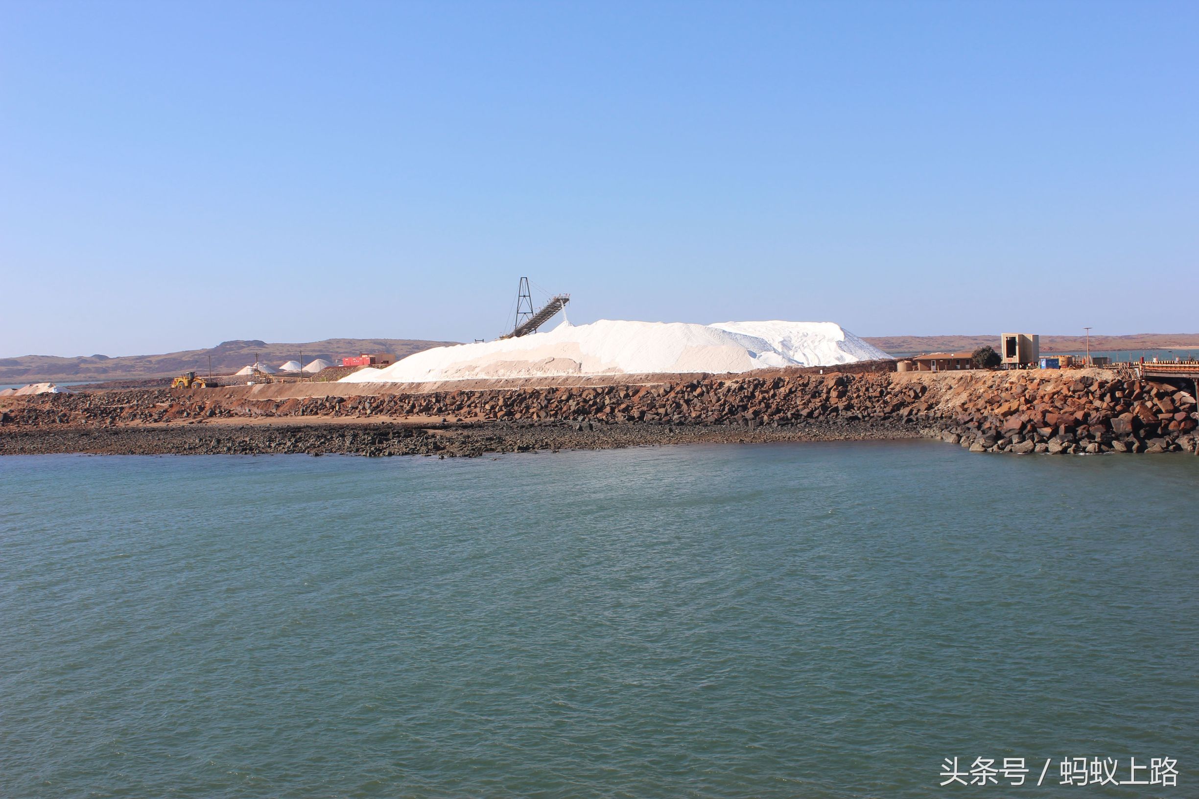 澳大利亚丹皮尔盐场,澳大利亚丹皮尔盐业运盐汽车