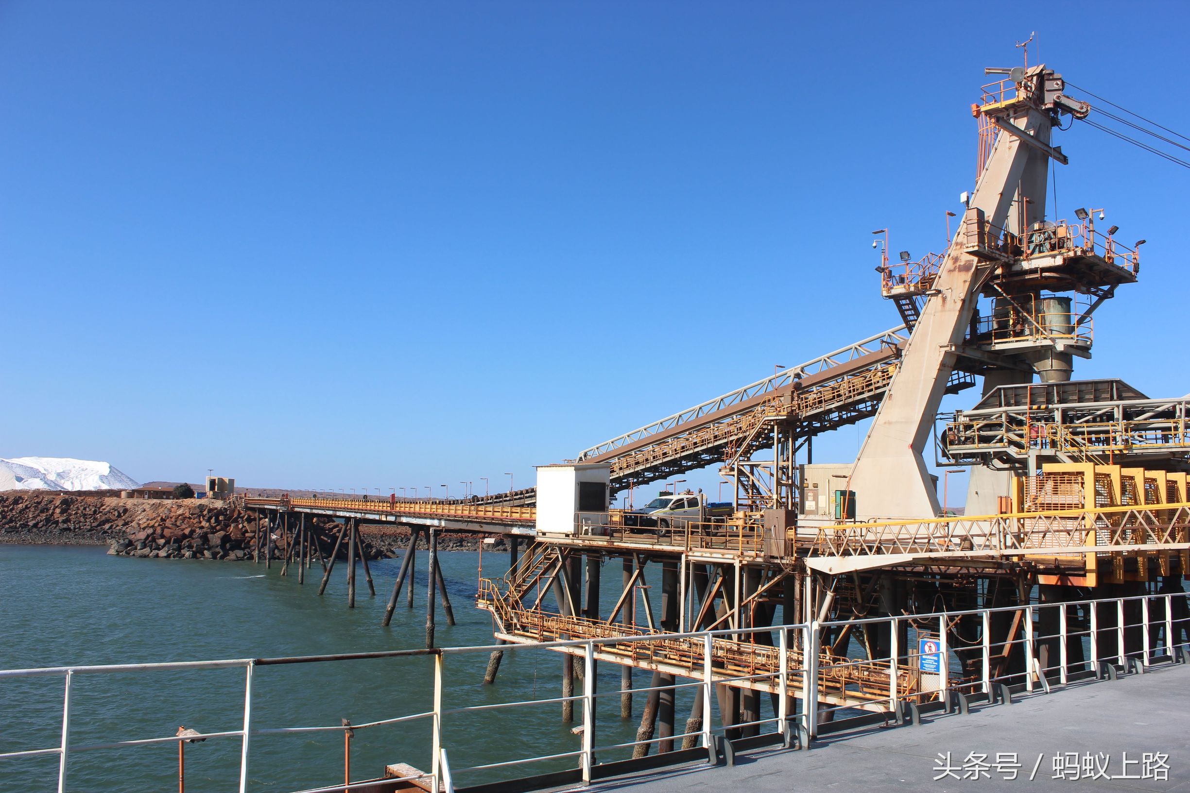 澳大利亚丹皮尔盐场,澳大利亚丹皮尔盐业运盐汽车