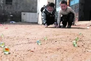 80后童年玩过的民间游戏,80后小时候玩过哪些传统游戏