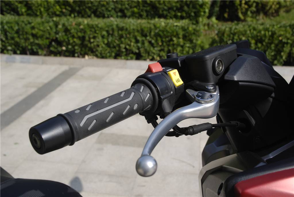 光阳400赛艇纪念版和普通版区别,光阳赛艇400对比宝马c400x