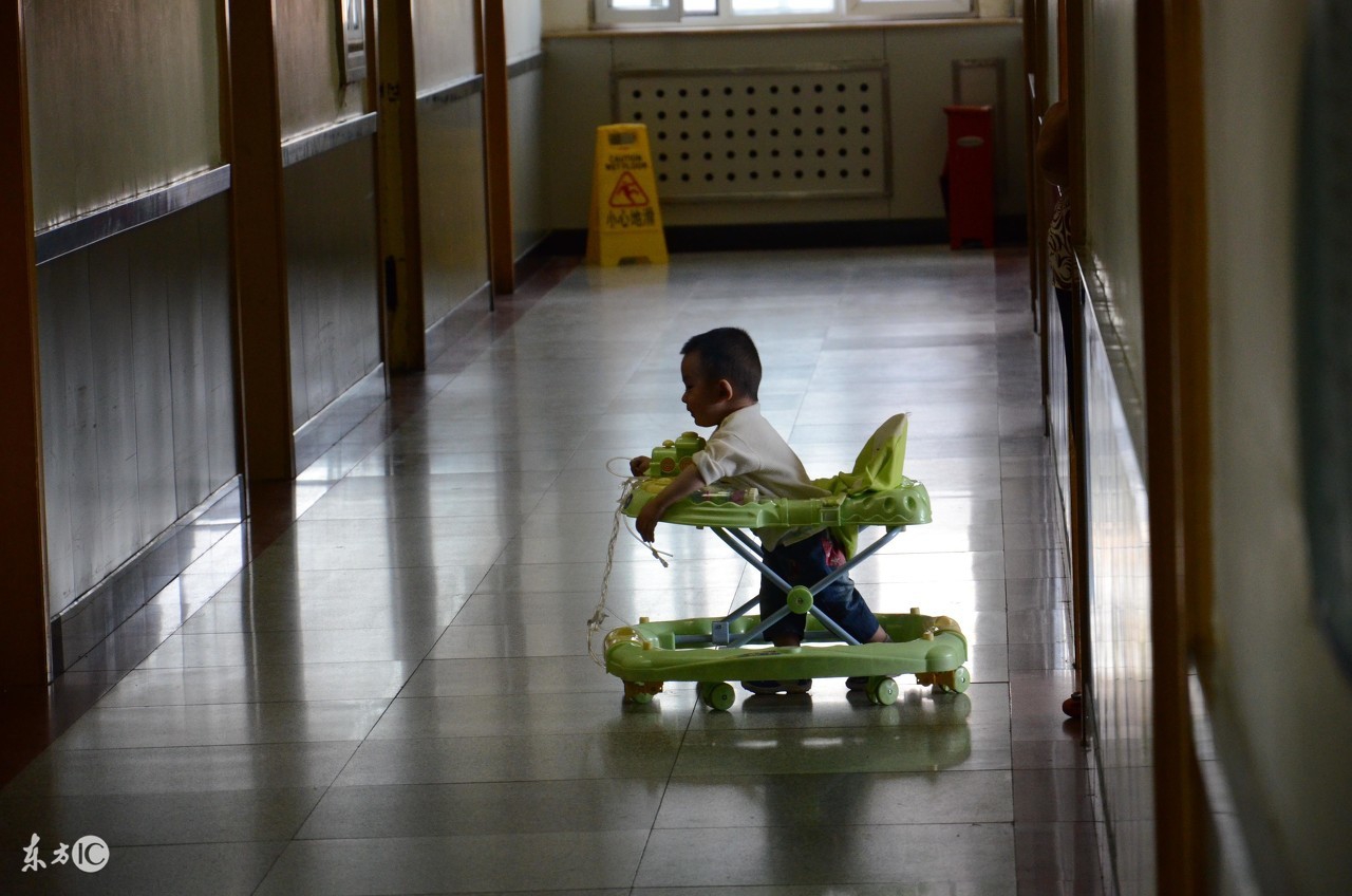 老一辈学步车,老一辈的学步车