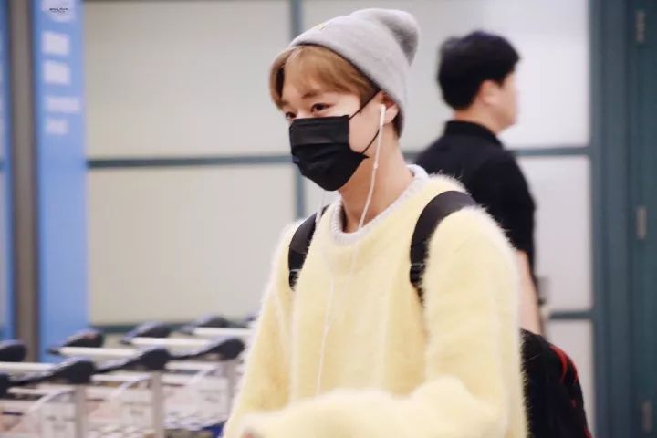 允儿穿搭,允儿短发冬季私服穿搭