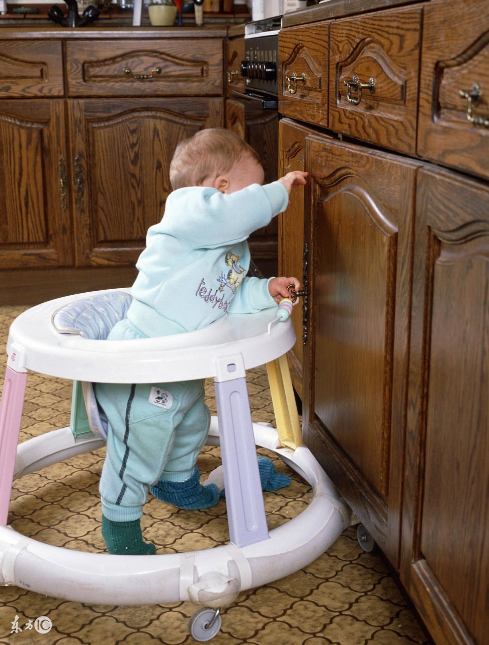 老一辈学步车,老一辈的学步车