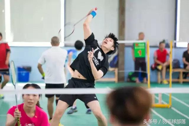 羽毛球双打十大必备经验,羽毛球双打如何提高自己的球路