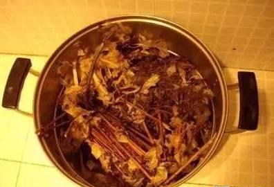 用艾草和姜煮水洗头,艾草浮萍煮水洗头发