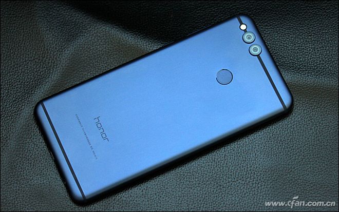 全面屏大卖,荣耀畅玩7x的优缺点