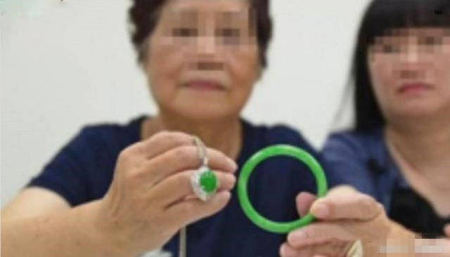 满绿手镯三秒钟做一个,有人因此被骗130万,看得我眼珠都掉了