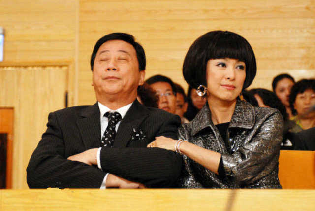 她是蛇蝎心肠的红姨相守26年男友去世为忘记伤痛坚持拍戏