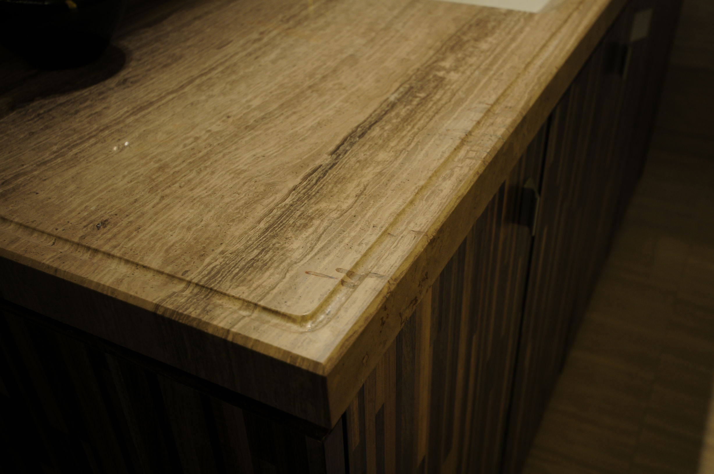 厨房洗手台台面积水怎么解决,洗手池台面积水小妙招