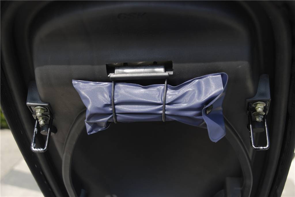 光阳400赛艇纪念版和普通版区别,光阳赛艇400对比宝马c400x