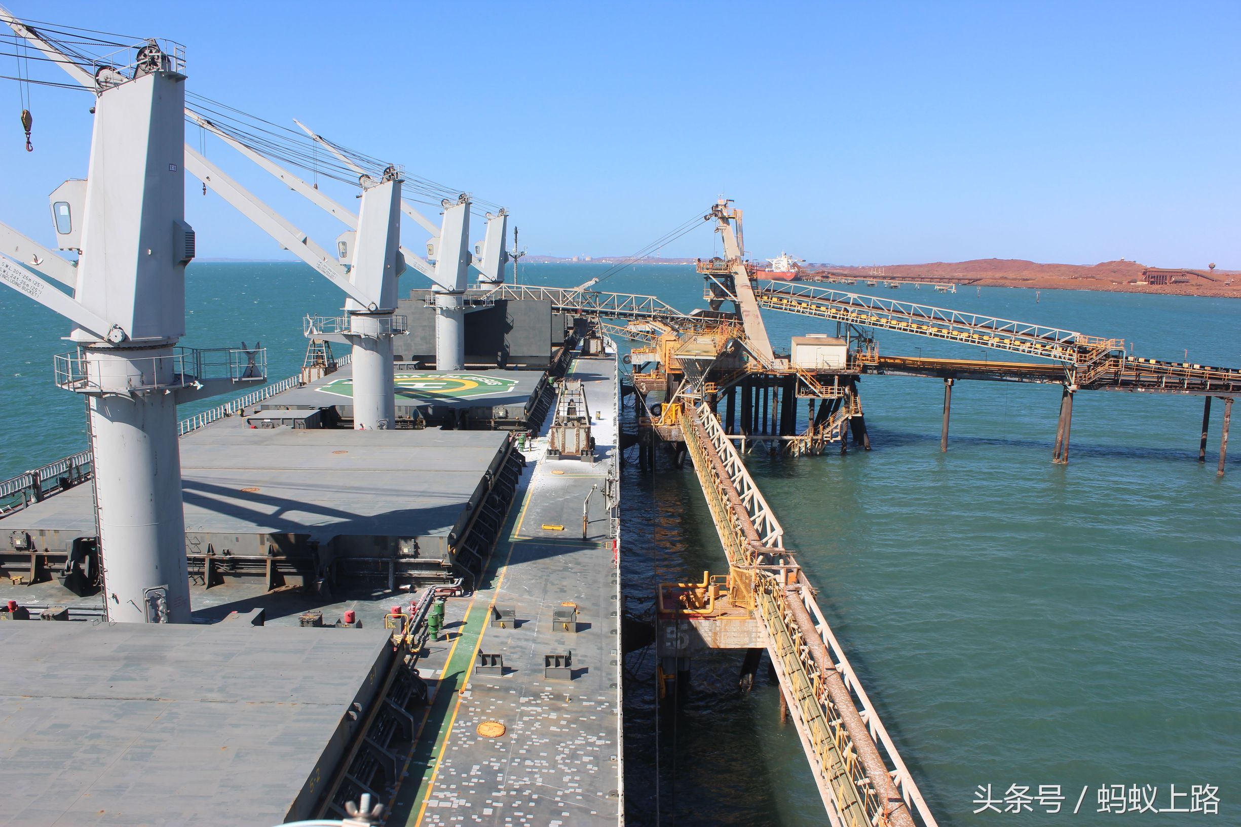 澳大利亚丹皮尔盐场,澳大利亚丹皮尔盐业运盐汽车