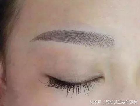 碧斯兰纹眉变红,碧斯兰眉毛搭配图