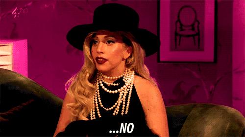 就用30块钱狂收当季爆款彩妆,“带货”女王们的梳妆台超魔性!