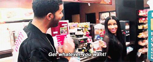 就用30块钱狂收当季爆款彩妆,“带货”女王们的梳妆台超魔性!