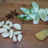 红烧鲳鱼用黄豆酱做法,红烧鲳鱼豆腐家常做法