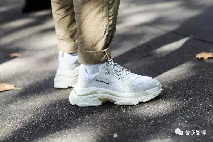 2021秋冬爆款男士加绒休闲运动鞋,推荐几款帅气的秋季运动鞋