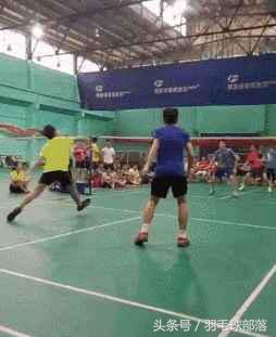 羽毛球双打十大必备经验,羽毛球双打如何提高自己的球路