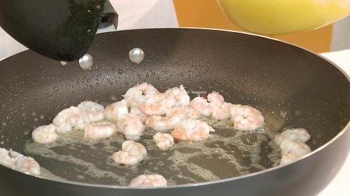 虾吃虾涮家庭版做法,爆炒虾家常做法最简单做法