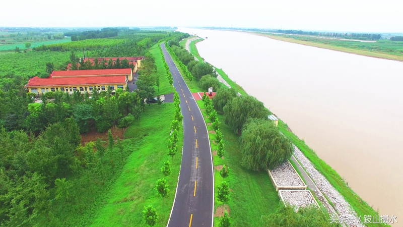 黄河入海的壮观景象航拍,航拍黄河瀑布全景图